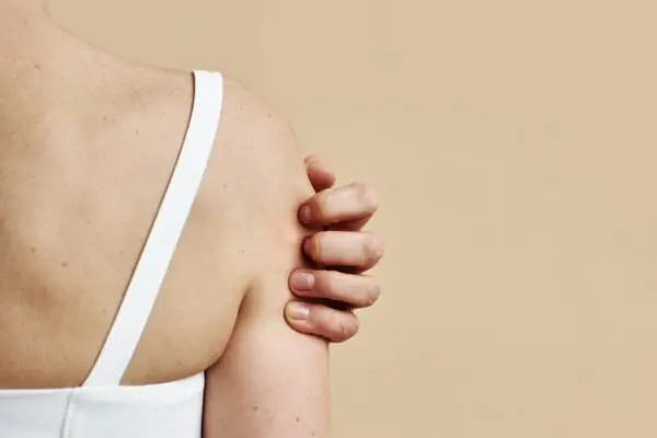 От чего появляются прыщи на спине? - MyIDi