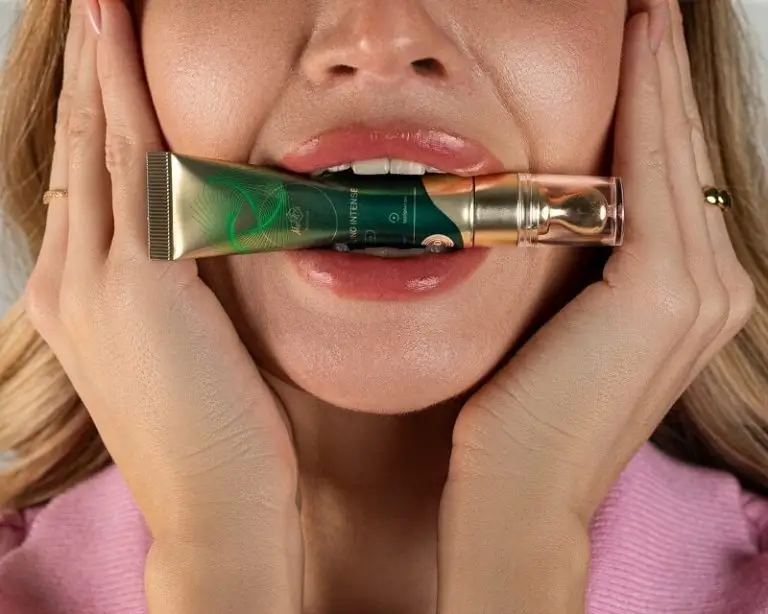Інтенсивний загоювальний бальзам для губ із 7 маслами та церамідами HEALING INTENSE lip balm, 15 мл - фото №6