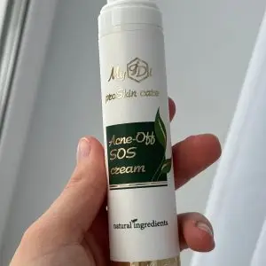 Photo from a customer review of Зволожуючий крем BB для обличчя темний беж SPF 30 H2ydrO BB cream SPF 30, 50 мл