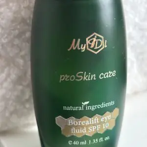 Photo from a customer review of Ліфтинг контурний флюїд для шкіри навколо очей SPF 10 AGE GUARDIAN BOREALIFT EYE FLUID SPF 10, 40 мл